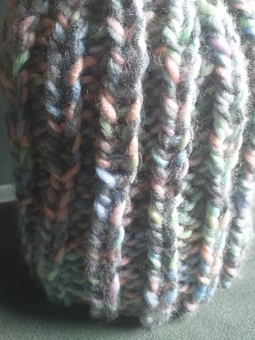 Czapka Nowa z pomponem