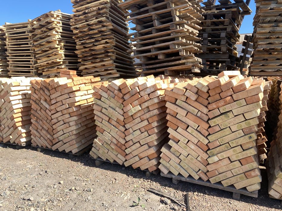 Цегла рядова повнотіла, марка М-100