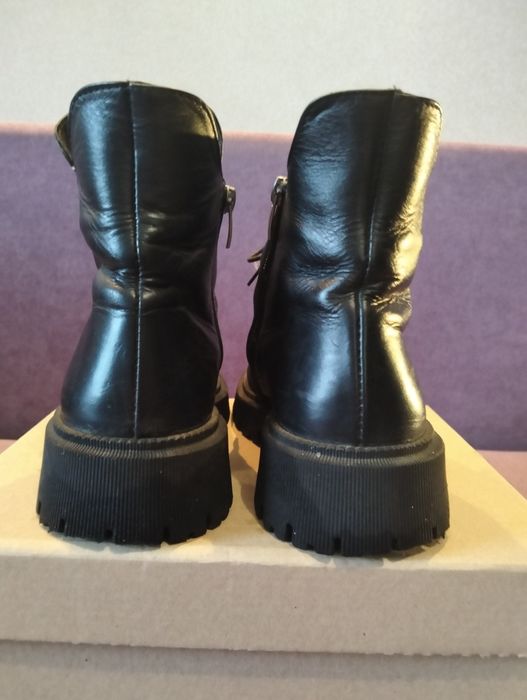 Зимові шкіряні ботінки розмір 39-40