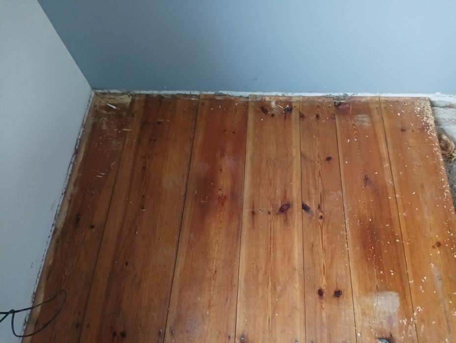 Podłoga drewniana deski z demontażu