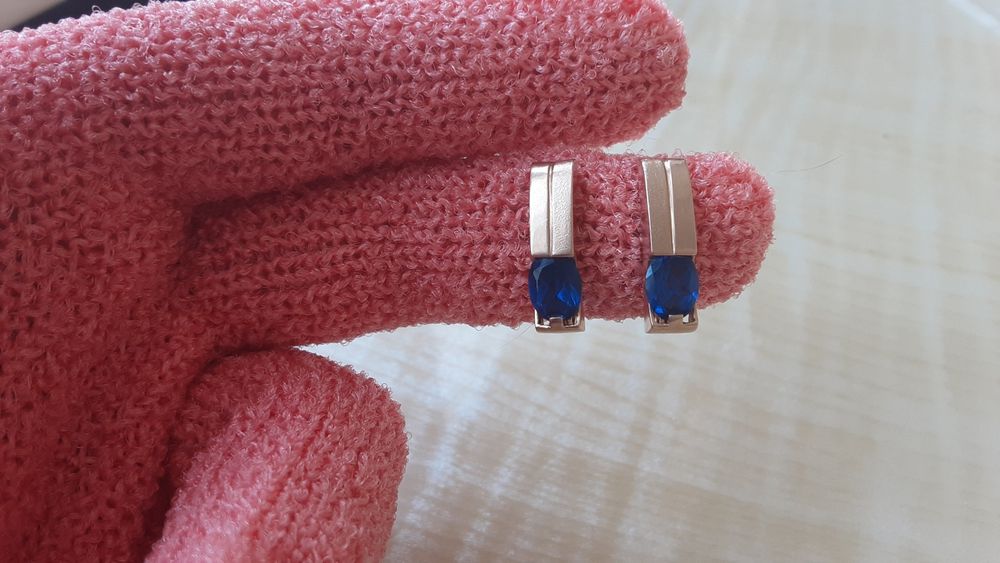 Сережки з сапфіром 4.7 грам свої Золото проба 585