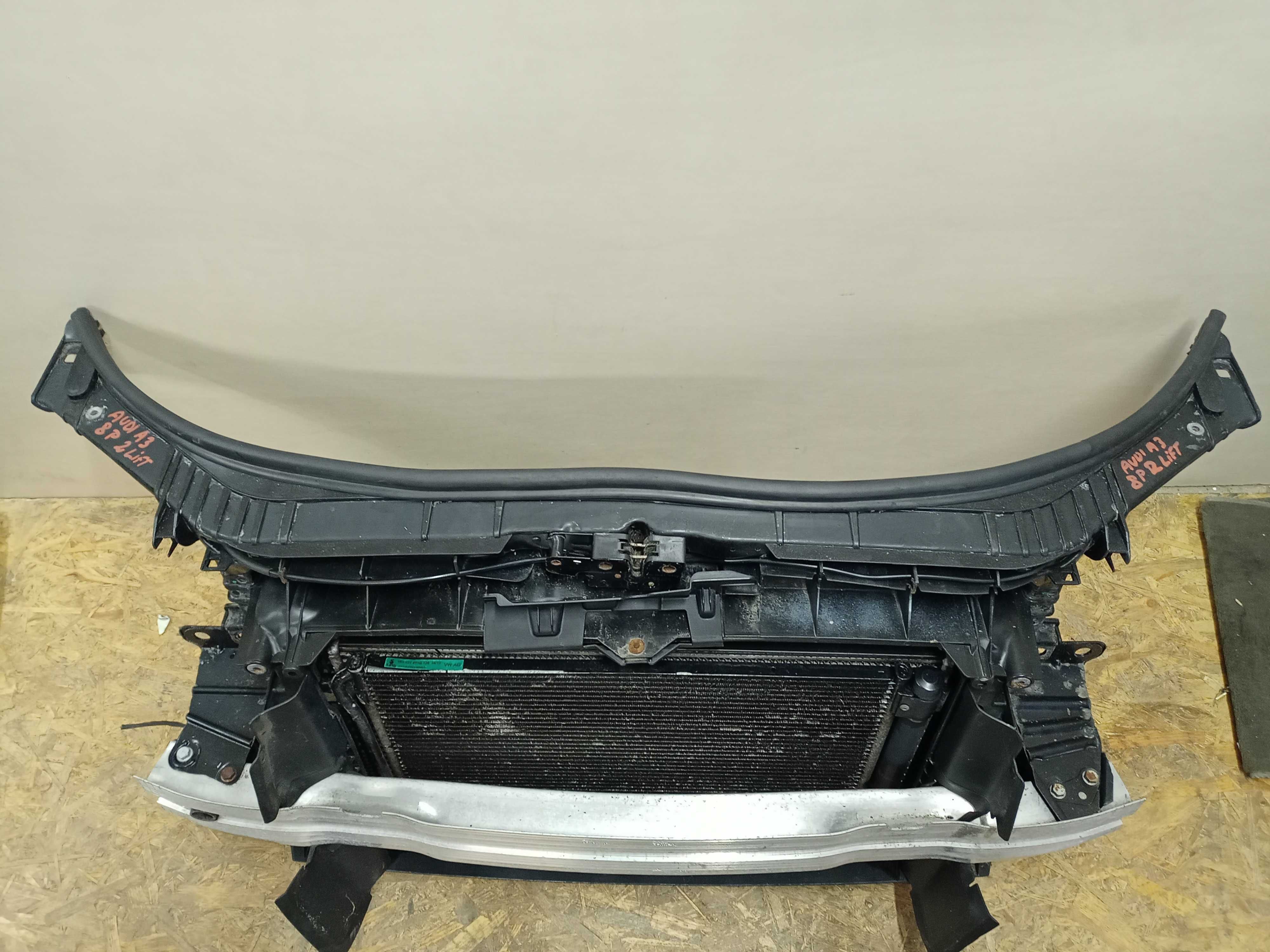 Audi A3 8P 2 lift pas przód przedni wzmocnienie chłodnice 1.9 TDI