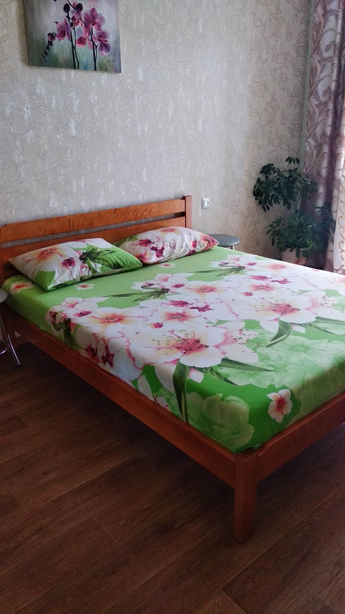 Червоний міст,шпиталь.Подобово, погодинно