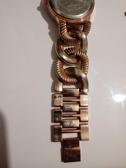 Продам часы Michael kors