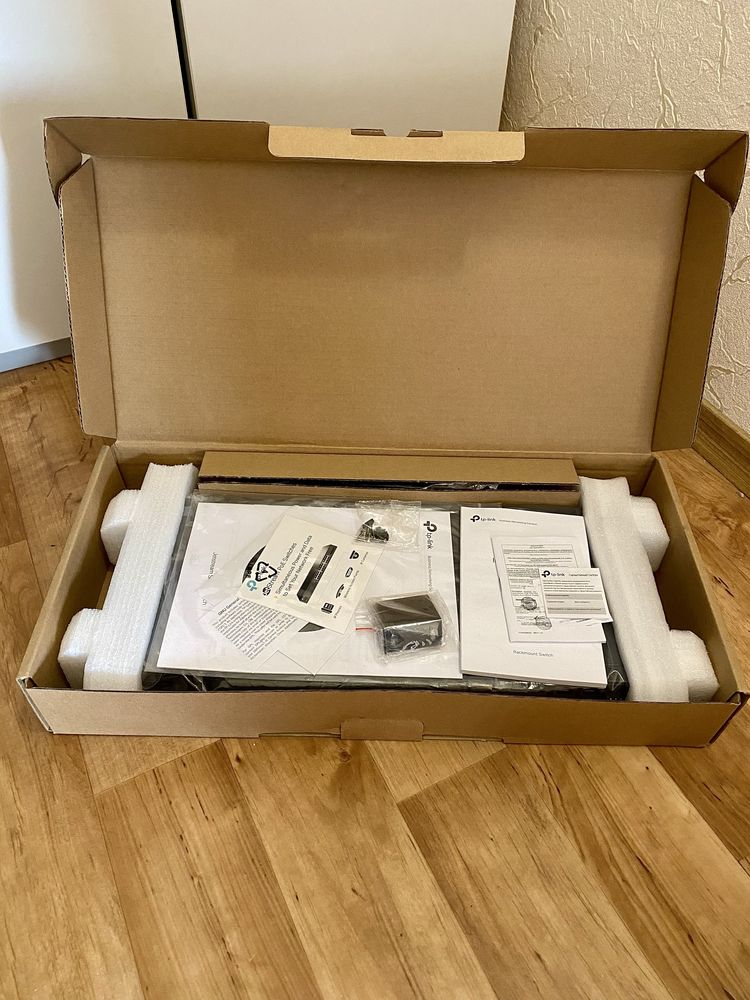 Комутатор мереживий TP-Link TL-SL2428P, новий.