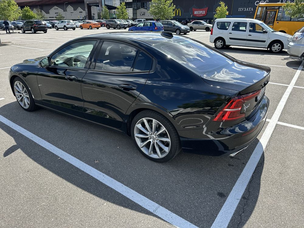 Продам автомобіль Volvo S60 2020