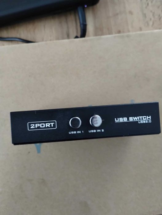 switch przełącznik usb pomiędzy 2 komputerami 'usb in'.