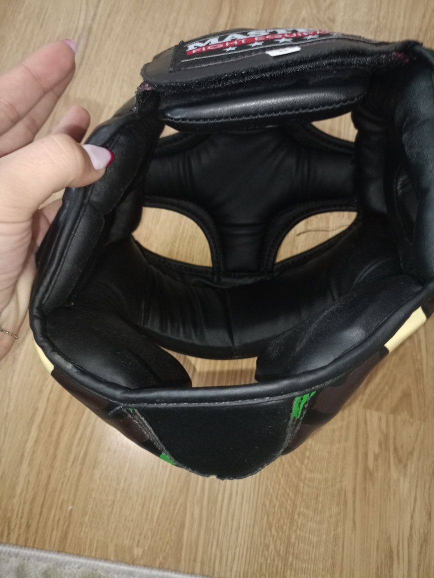 sprzedam kask bokserski