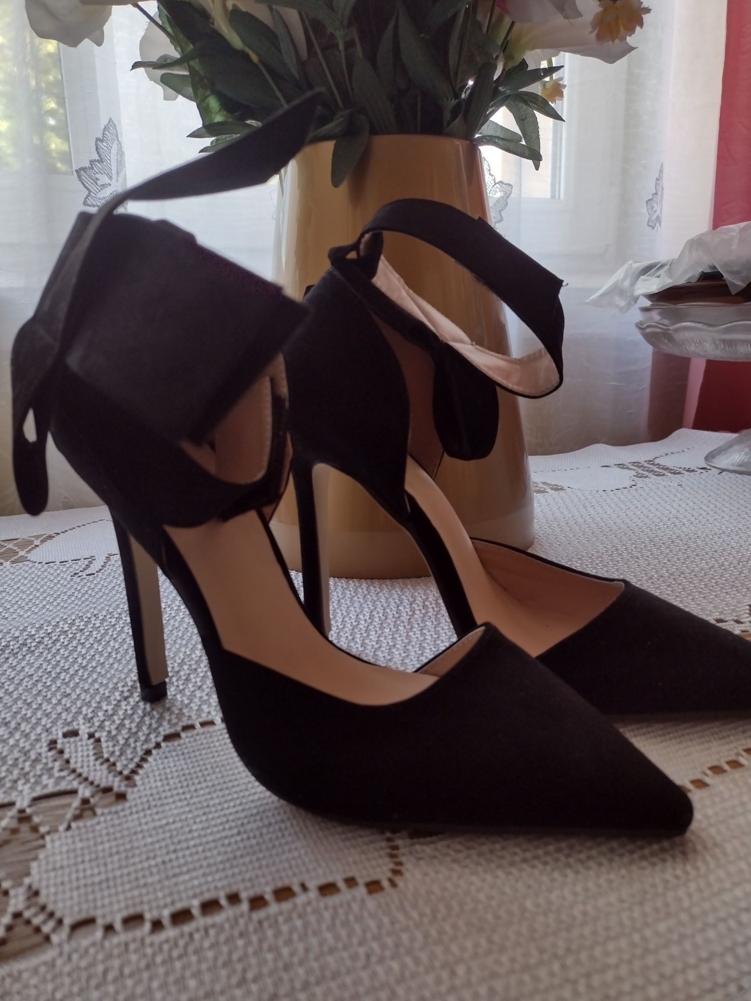 Buty damskie na wysokim obcasie, 38, nowe.