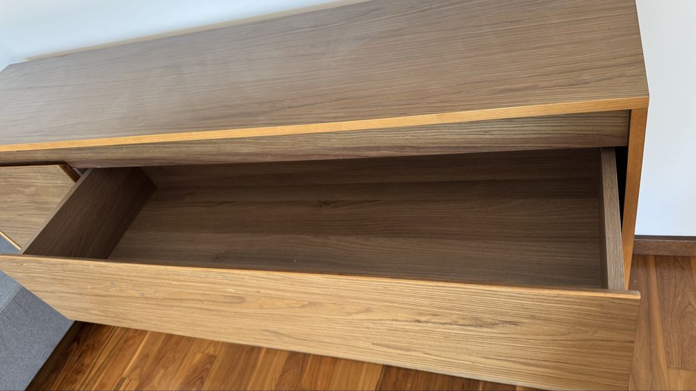 Komoda, fotnir naturalny orzech amerykanski . Wymiary: