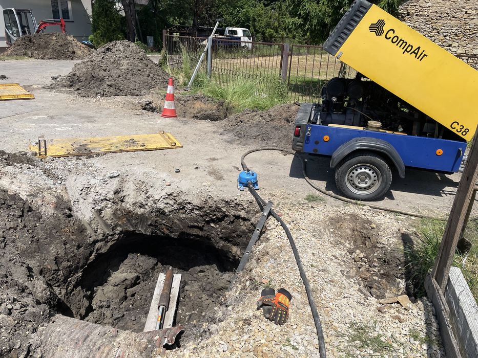 Przeciski pod drogami Kret Przecisk Przewiert Przejścia Bezwykopowo