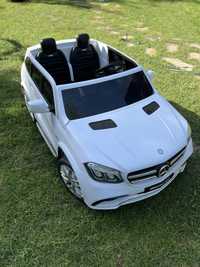 Auto na akumulator Mercedes GLS 63 na dwoje dzieci