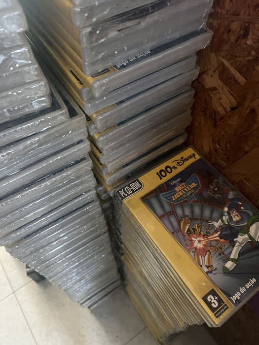 Lote de 3000 jogos de PC novos e embalados da Disney