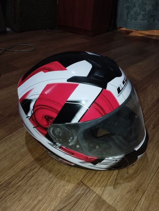 Продам шолом LS2