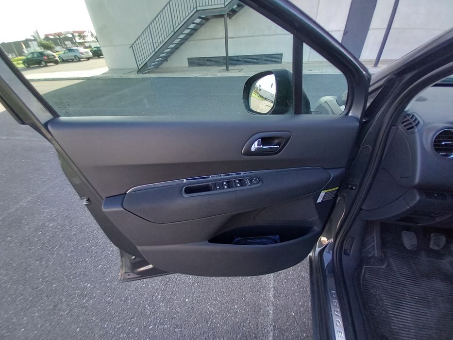 Peugeot 5008 1.6 BlueHdi ( 7 ligares) - 2017 - Novo Preço