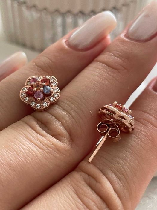 Серебряные серьги 925 пробы с натуральным цветным сапфиром