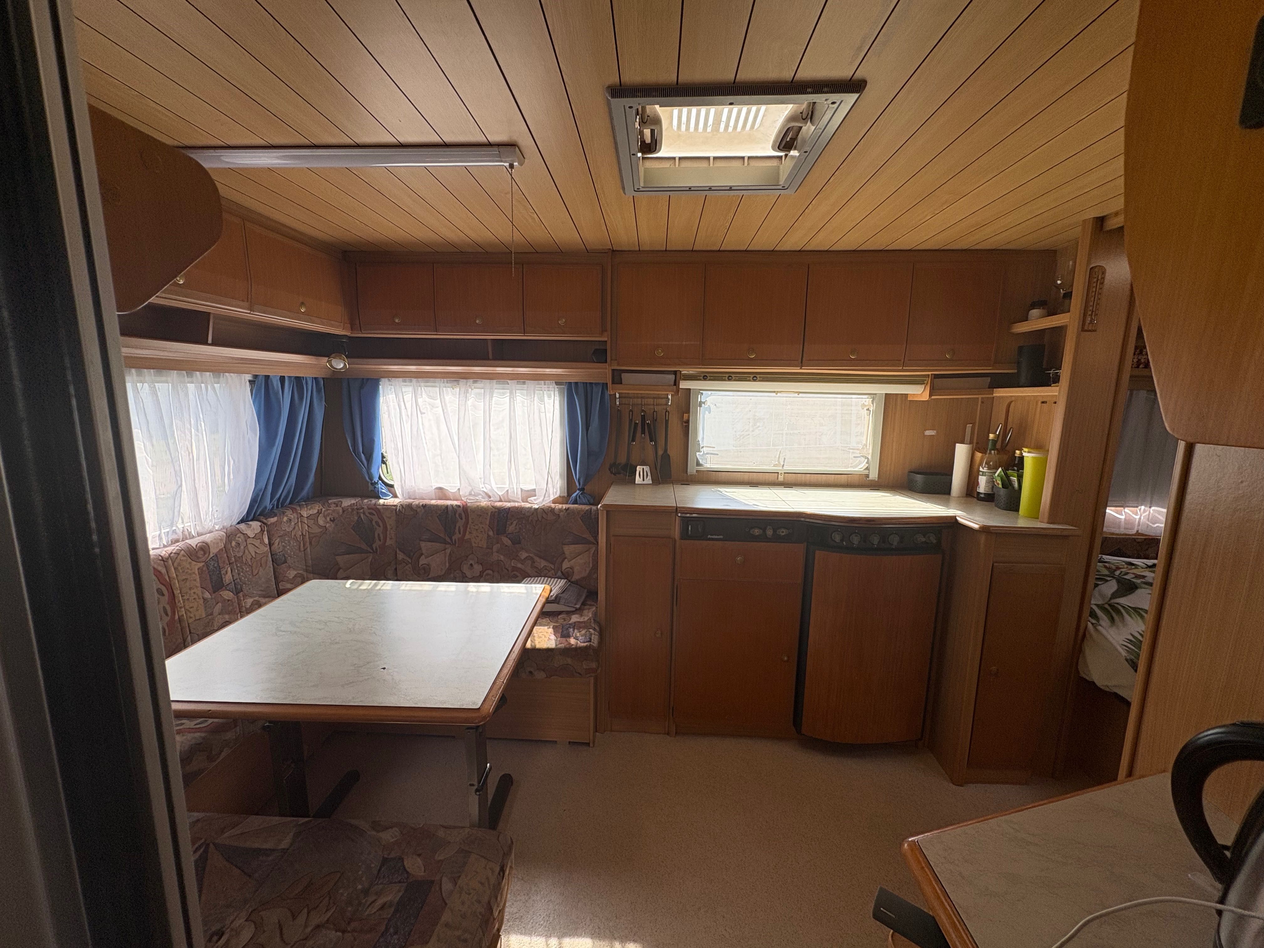 Przyczepa kempingowa Dethleffs Beduin 4 os. DMC 1350