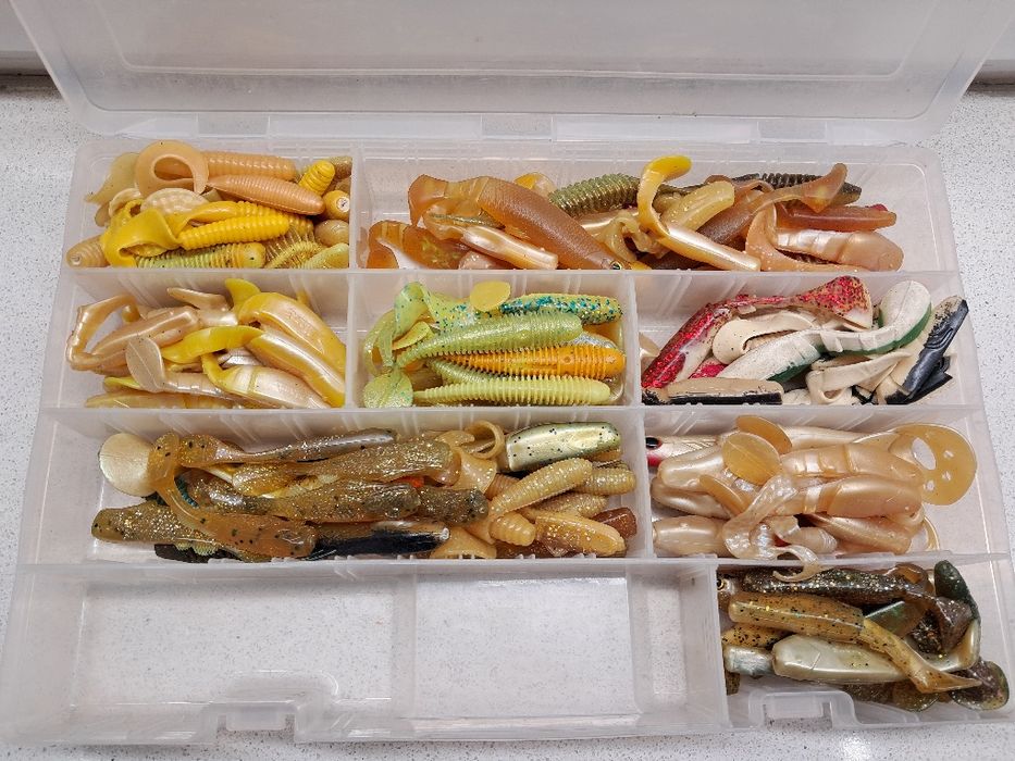 Gumy ponad 250szt, pudlo plano i gratisy