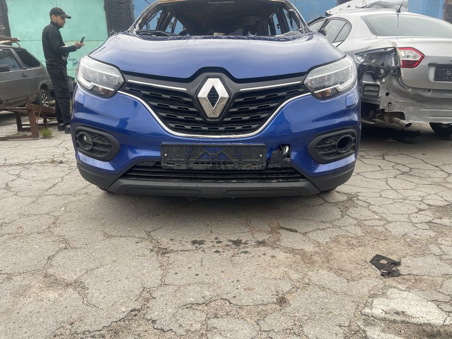 Renault Kadjar 2020 року  бампер  в  зборі