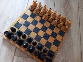 Шахматы (шахи) дерев'яні; дошка-футляр  29х29