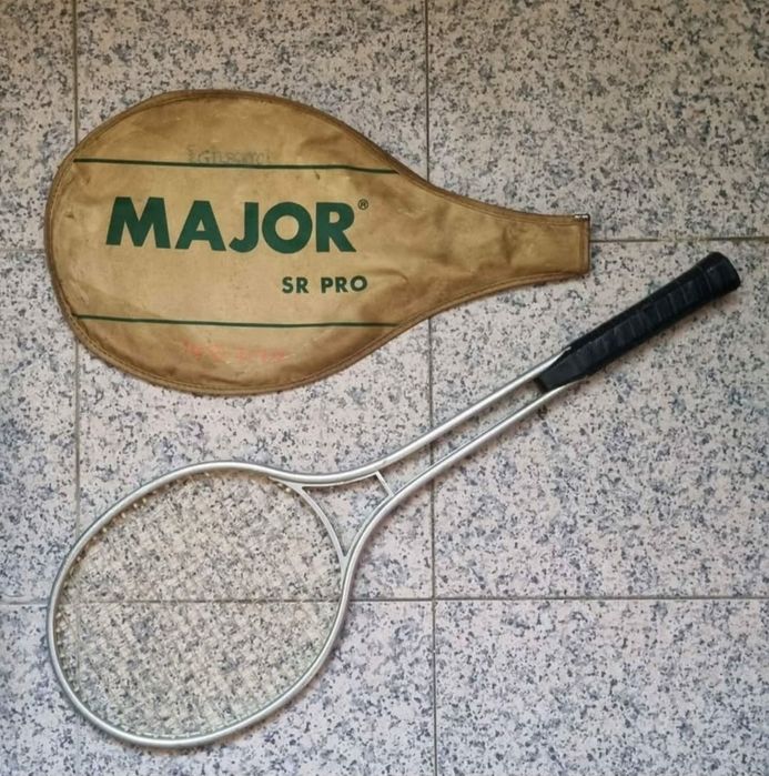 Raquete Antiga em bom estado sem a capa