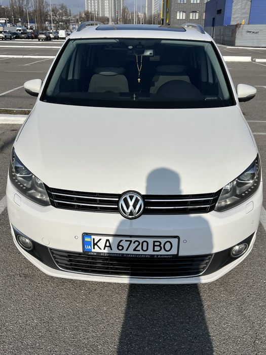 Продам Volkswagen Touran 2011