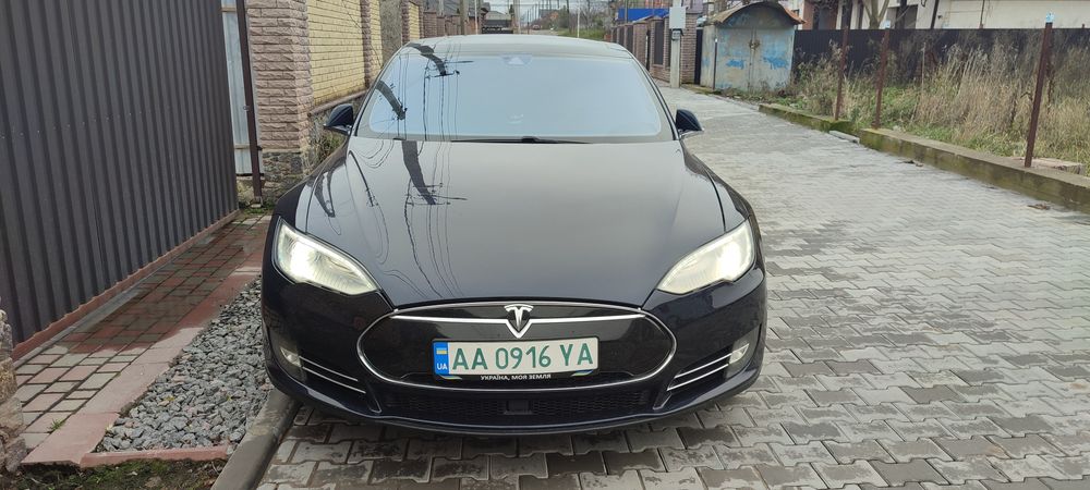 Продам Tеслу S 2014рік,ОБМІН