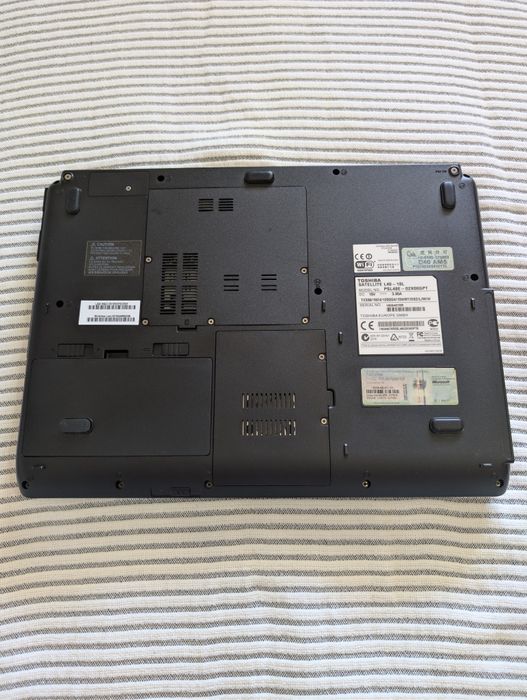 Toshiba Satellite L40-18L ( Portátil ) *
