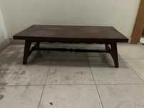 Mesa vintage de centro ou televisão