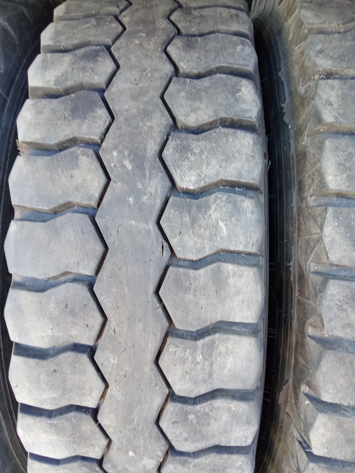 Opona ciężarowa 315/80R22.5 bieżnikowana