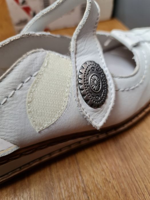Półbuty czółenka białe damskie skórzane nr 39 NOWE Rieker