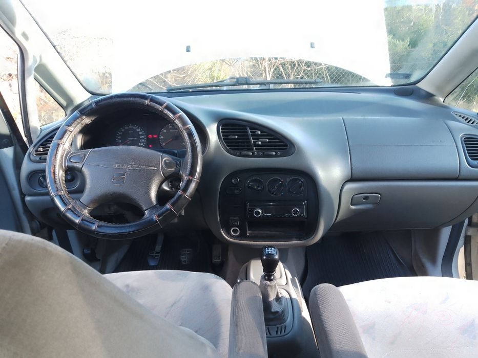 Sprzedam Seata Alhambra 2.0+gaz 2000r.