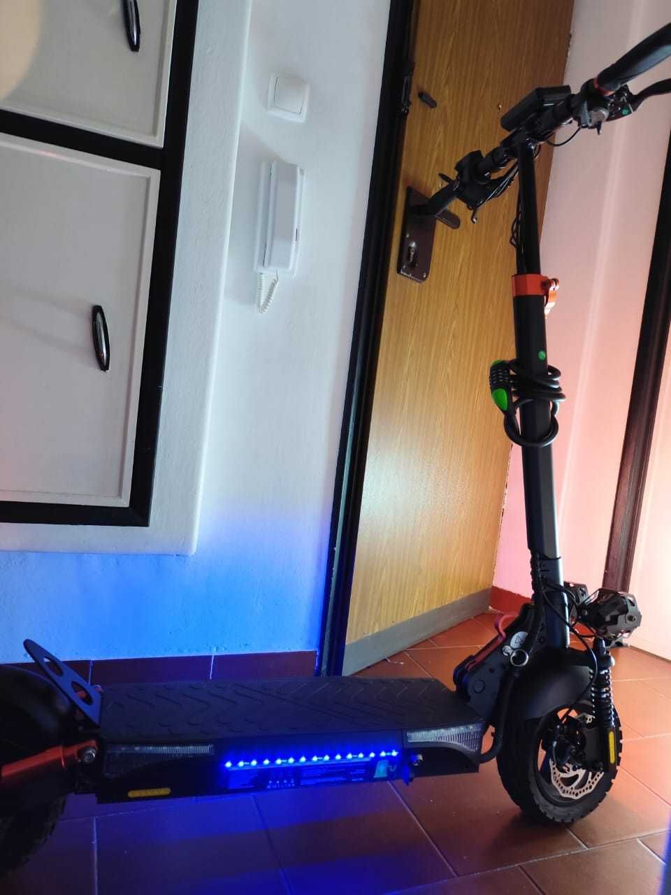 Scooter Impecável – Pouquíssimo Uso!