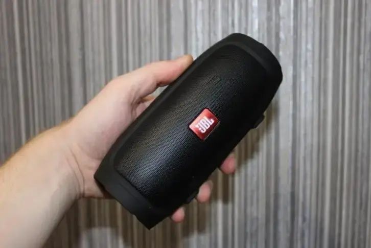 Хороша портативна бездротова bluetooth колонка Jbl mini