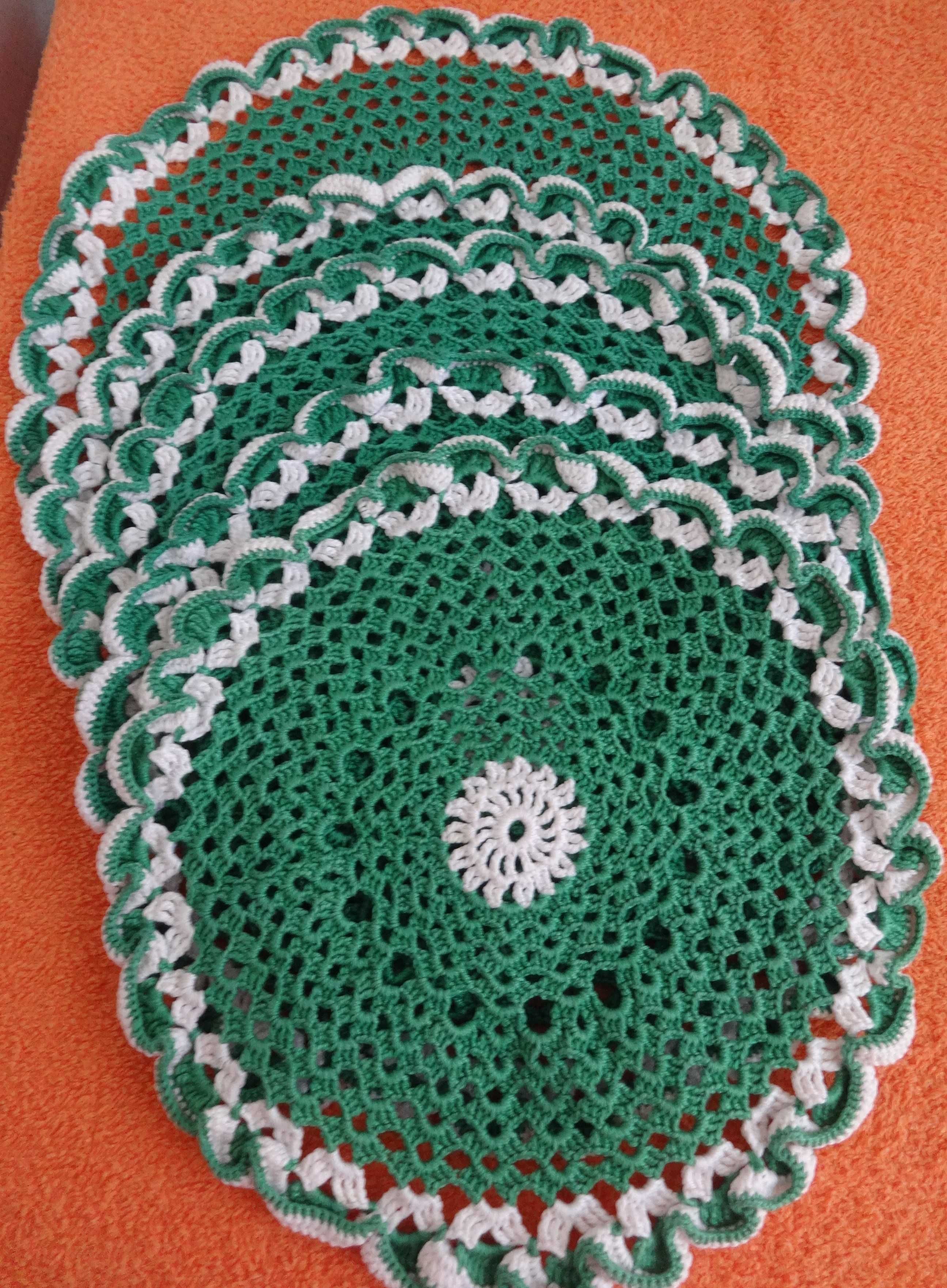 Conjuntos de Naperons em renda de crochet