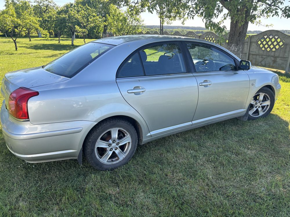 Toyota avensis t25 1.8 benzyna 2005