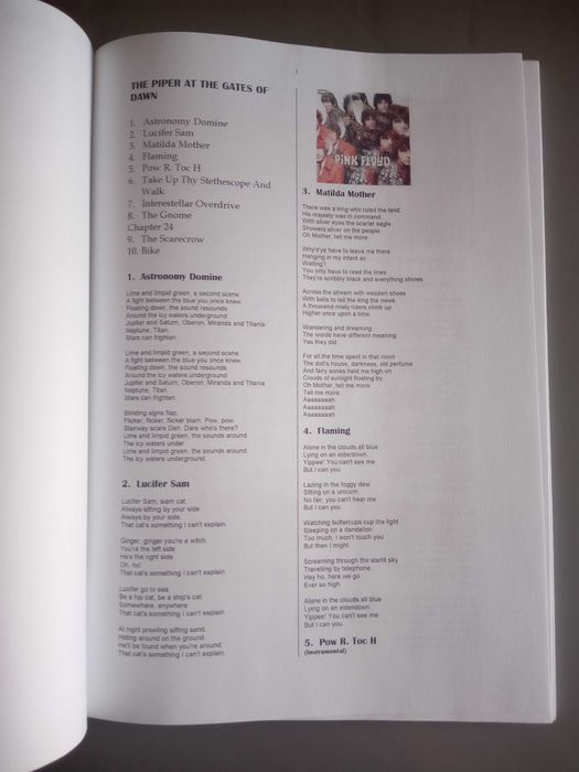 Pink Floyd - - - - - Livro com letras das canções