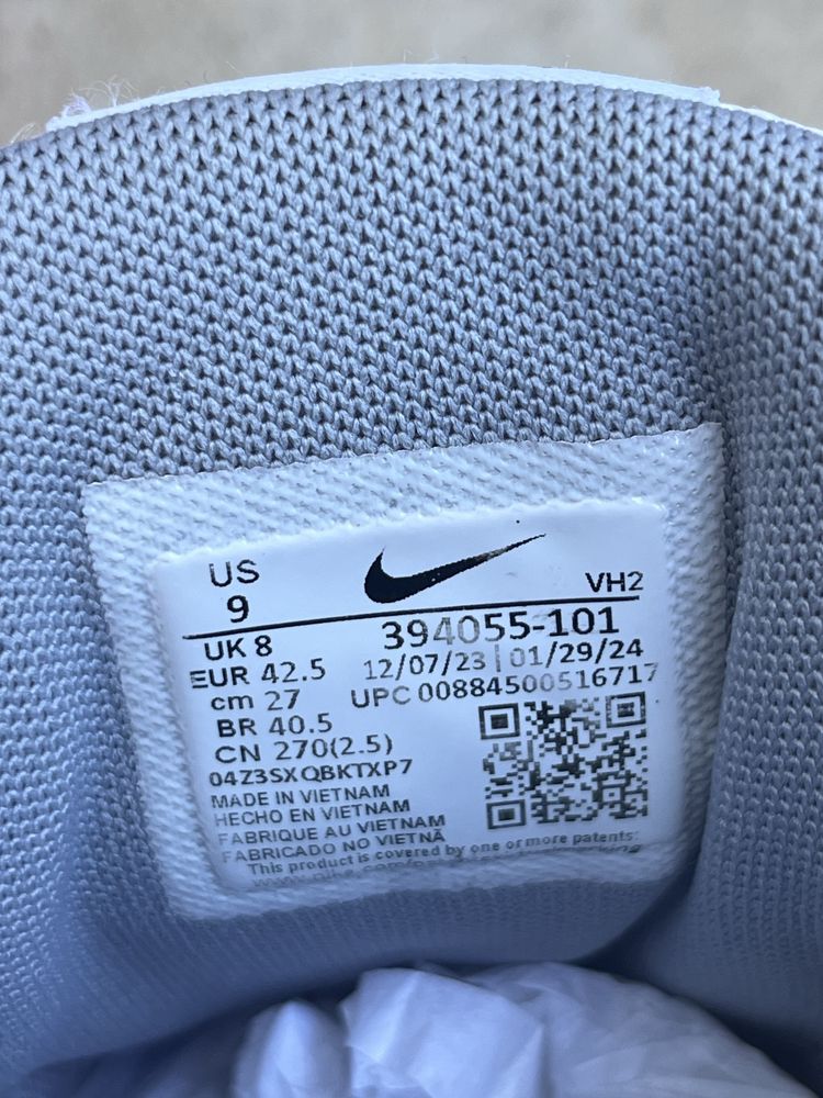 Кросівки Nike INITIATOR