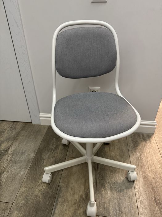 Продам стілець на колесах ikea (ікея)