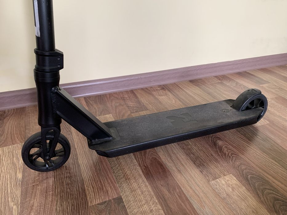 Трюковий самокат root industries type r