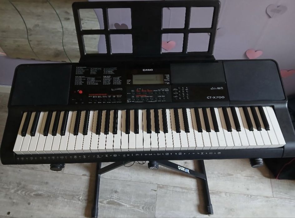 Keyboard Casio CT-X700 z pedałem