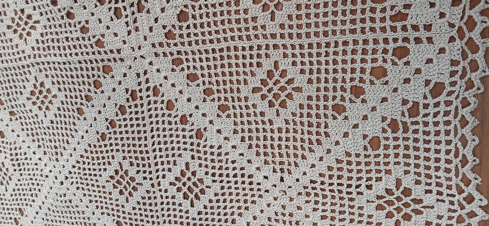 Toalha crochet bege/cru. (1,30 mt). Nova!!!