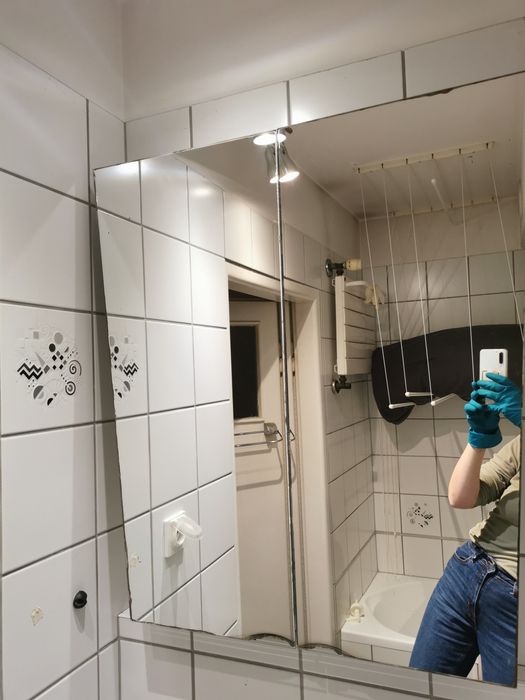 Za darmo szafka łazienkowa na kosmetyki