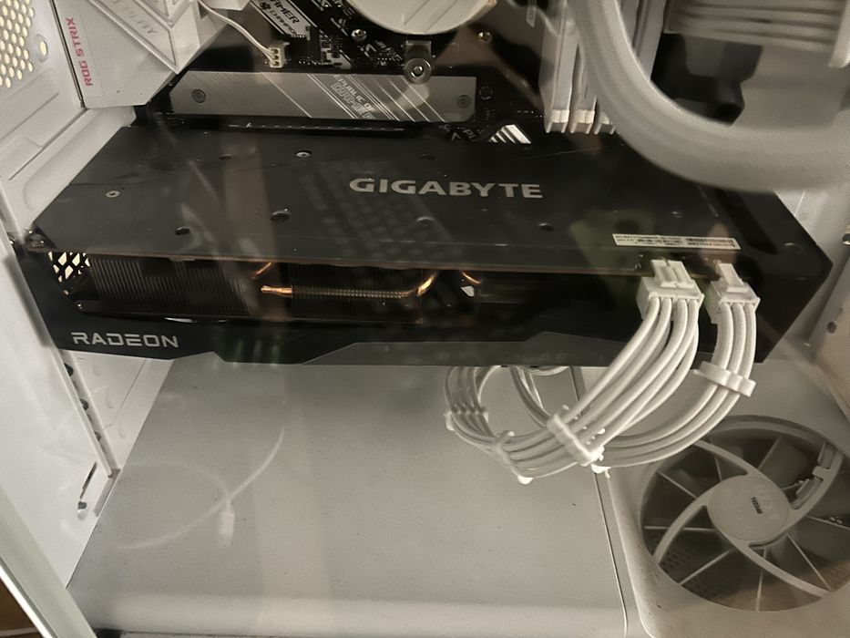 Gigabyte Radeon RX 6700XT 12Gb Gaming OC