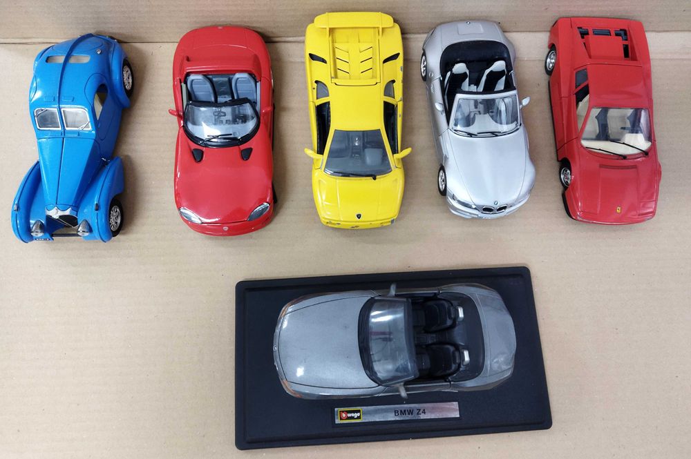 Miniaturas Burago. Escala 1/24