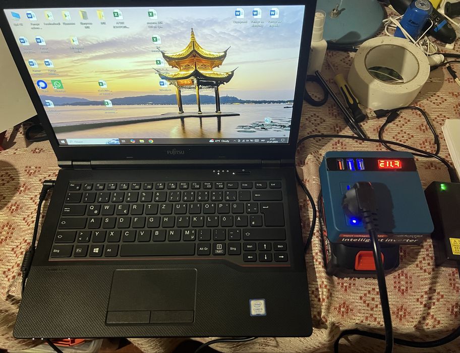 Зарядна станція 200Wh 220 вольт постійний струм