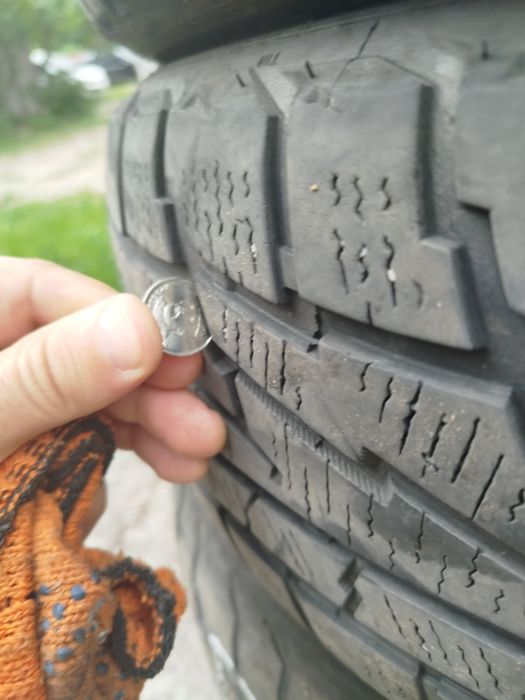 Продам зимню резину