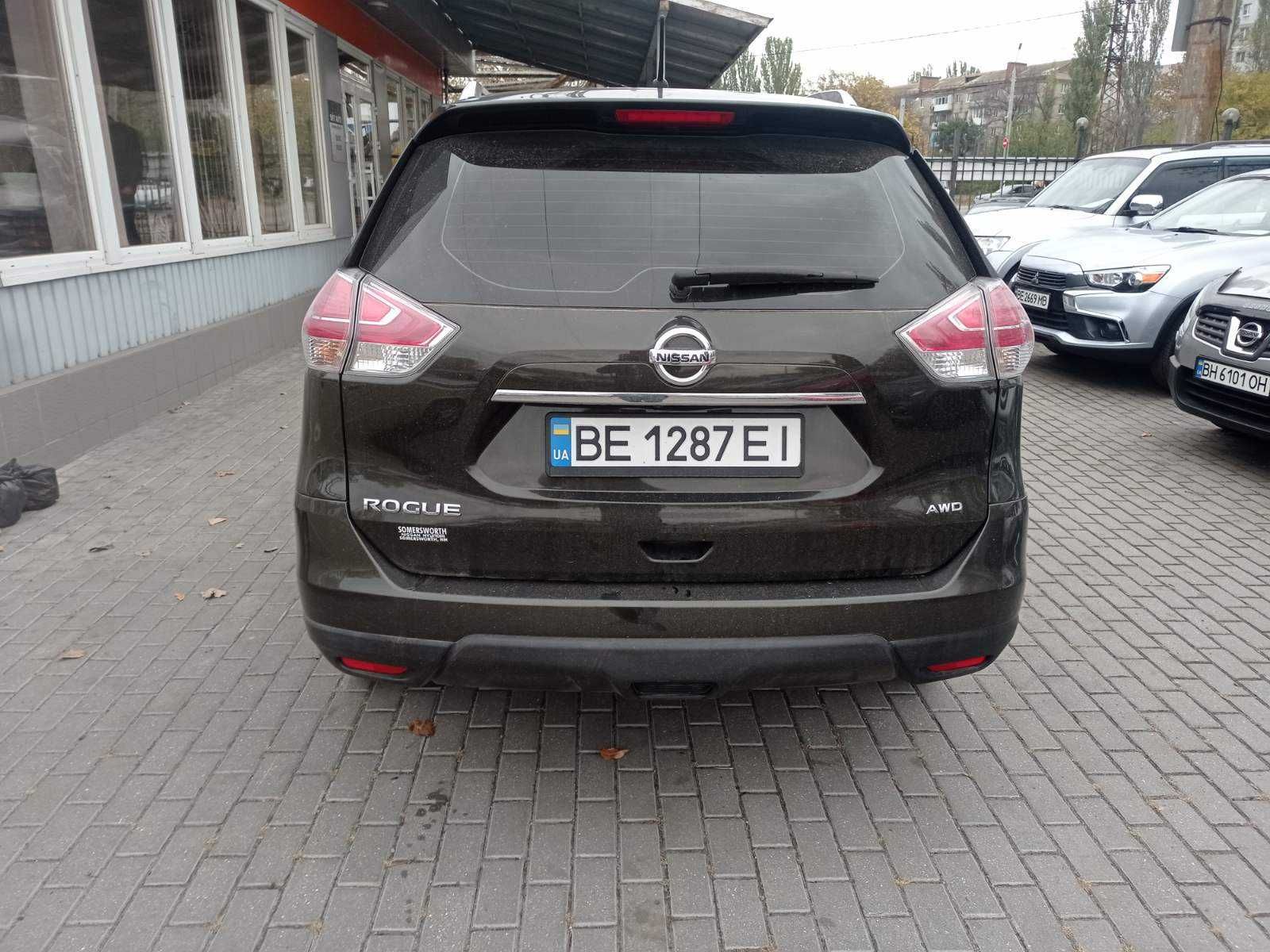 Nissan Rogue 2014 року 2,5 л. газ/бензин