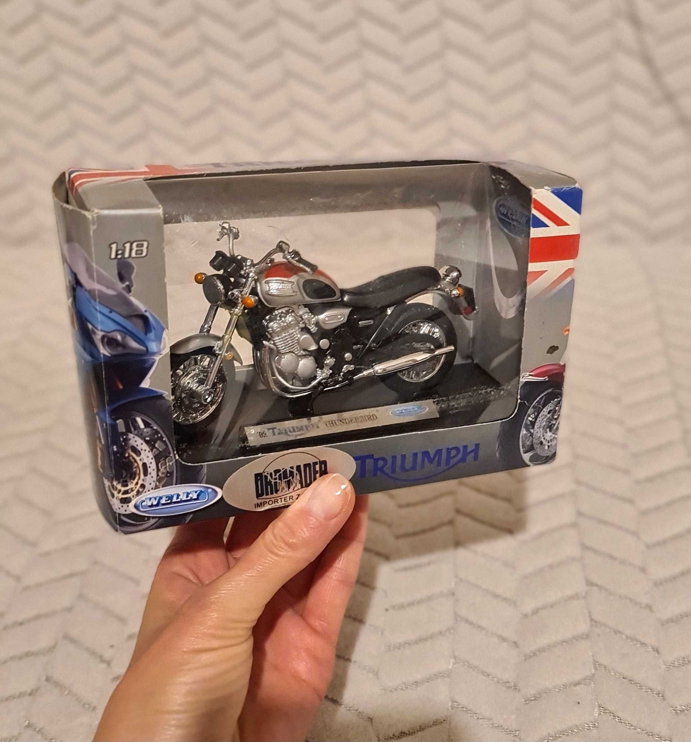 Model Welly 1:18 Triumph Thunderbird Nowy oryginał