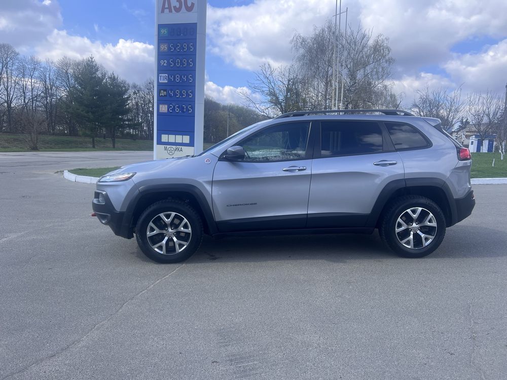 JEEP Cherokee trailhawk